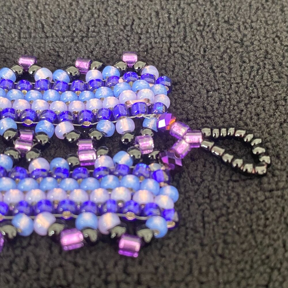 Handmade Beaded Bracelet Shades of Purple 7 Inches Long - Picture 9 of 12